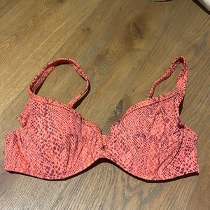 great condition, never worn bikini top